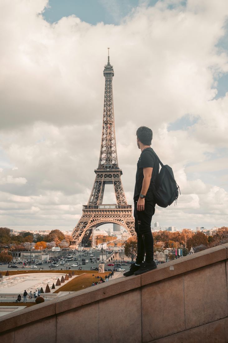 Traveller looking at the Eiffel Tower